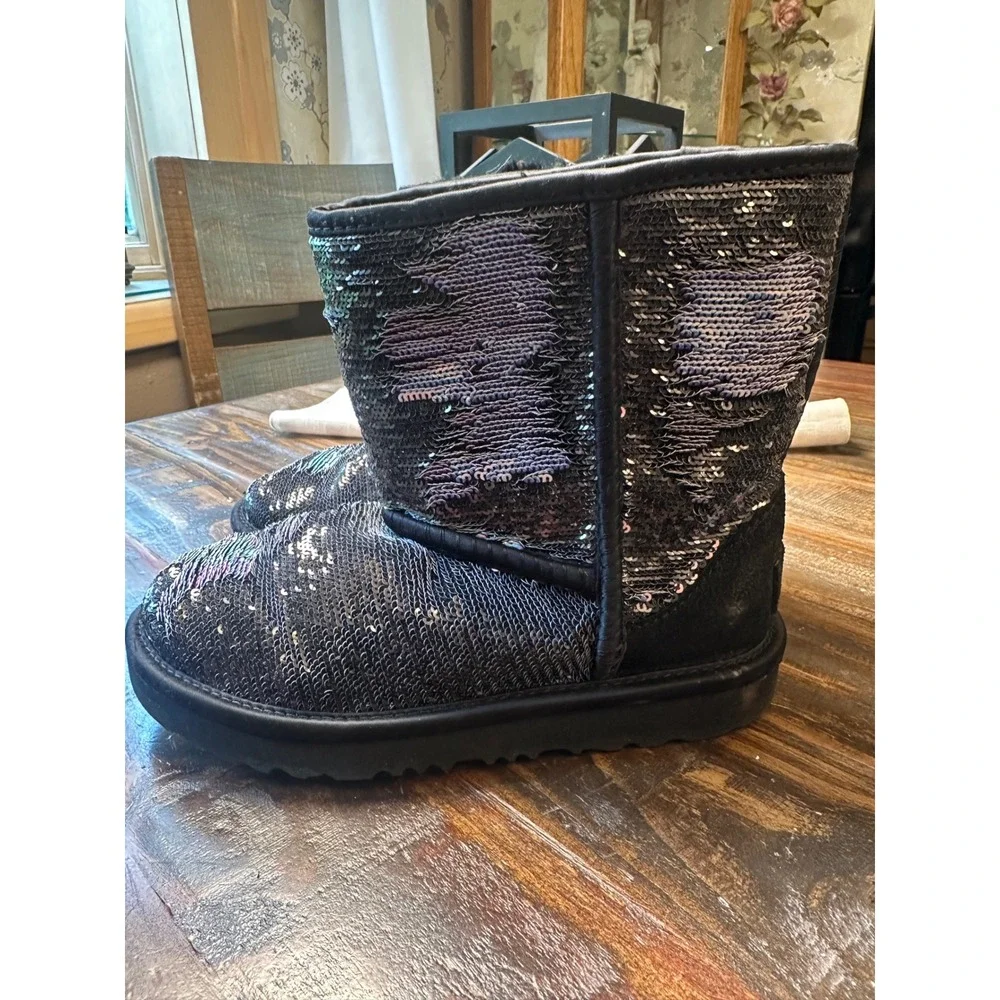 UGG Kids Classic Short Sequin Black Iridescent Aqua Purple Boots 1138233K Size 2